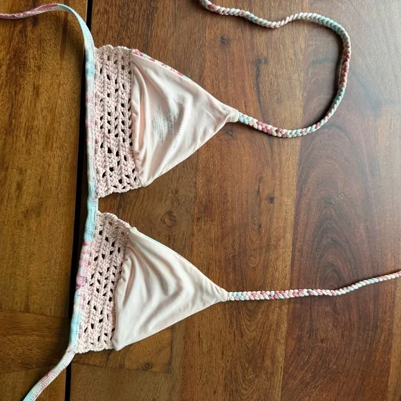 FRANKIES BIKINIS: WILDFLOWER CROCHET BIKINI SET size SMALL - Picture 10 of 11